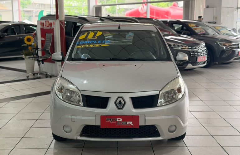 Renault Sandero 1.0 Expression 16v - Foto #3