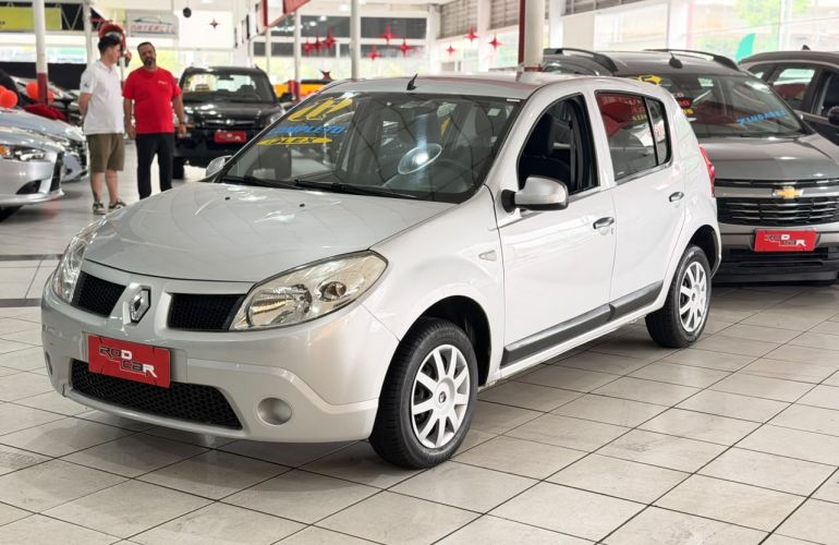 Renault Sandero 1.0 Expression 16v - Foto #4