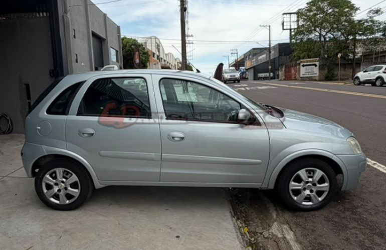 Chevrolet Corsa 1.4 MPFi Premium Sedan 8v - Foto #4