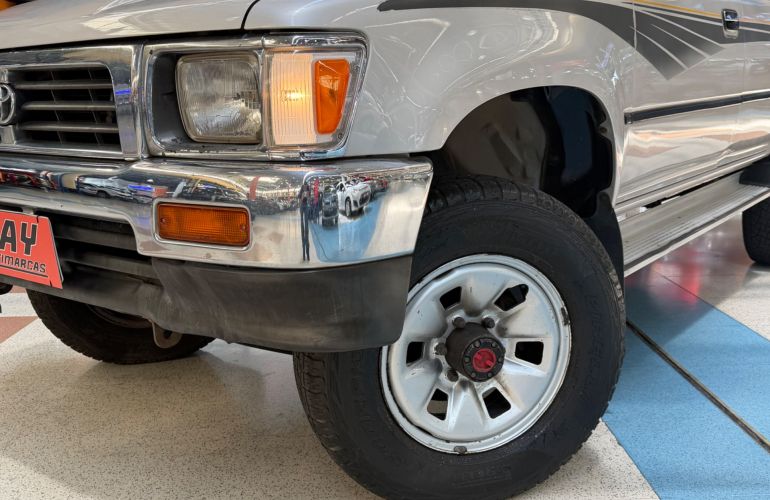 Toyota Hilux 2.8 Dlx 4x4 CD 8v - Foto #2