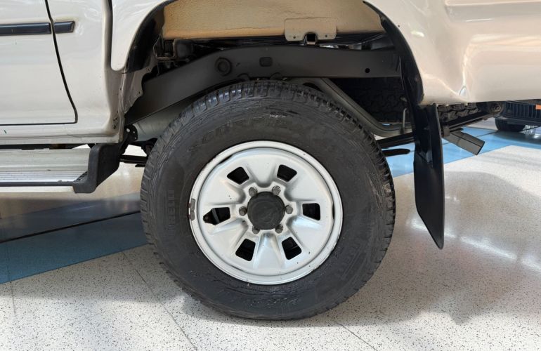 Toyota Hilux 2.8 Dlx 4x4 CD 8v - Foto #3