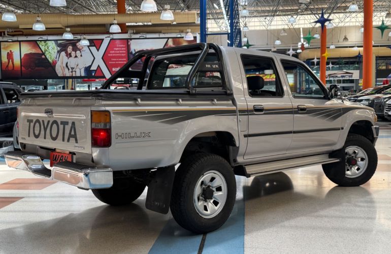 Toyota Hilux 2.8 Dlx 4x4 CD 8v - Foto #7