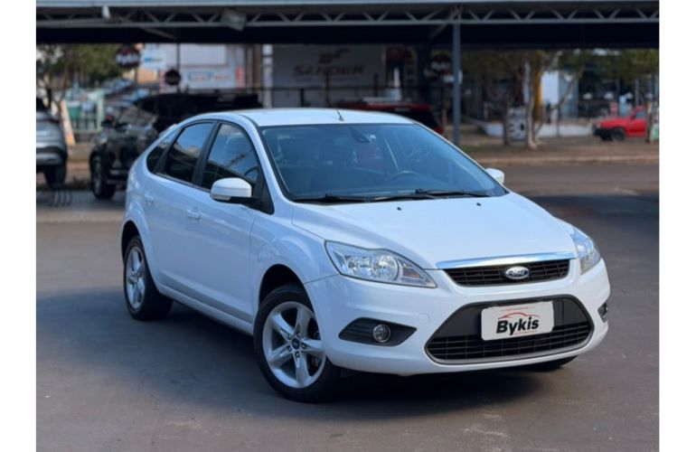 Ford Focus Hatch Ghia 2.0 16V (Flex) (Aut) - Foto #4