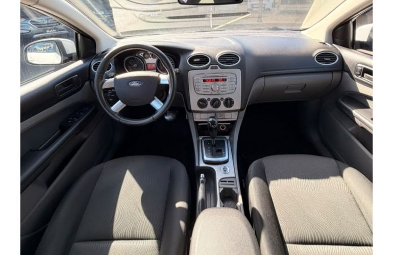 Ford Focus Hatch Ghia 2.0 16V (Flex) (Aut) - Foto #7