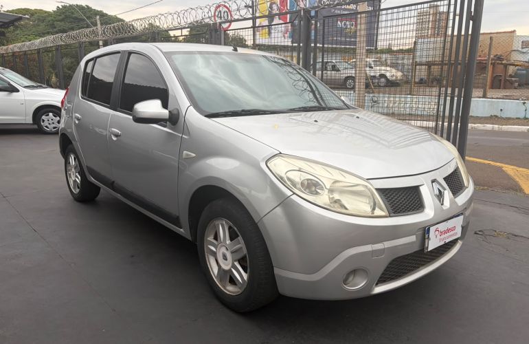 Renault Sandero 1.6 Privilege 8v - Foto #2
