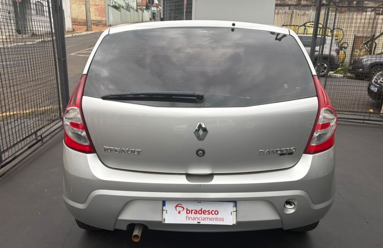 Renault Sandero 1.6 Privilege 8v - Foto #6