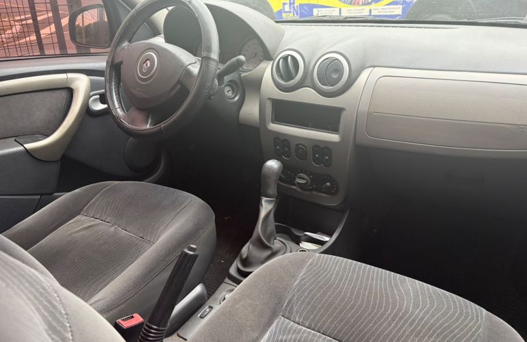 Renault Sandero 1.6 Privilege 8v - Foto #7