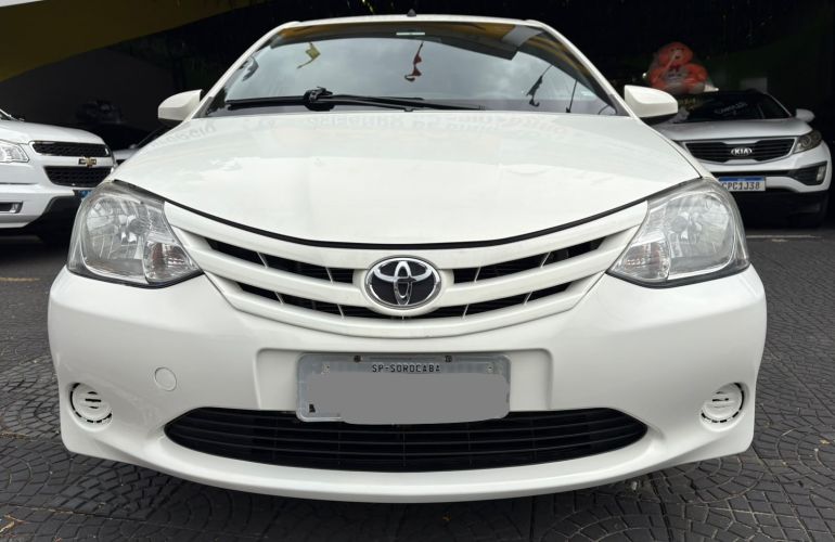 Toyota Etios 1.3 X 16v - Foto #3
