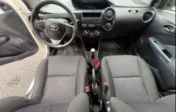 Toyota Etios 1.3 X 16v - Foto #7