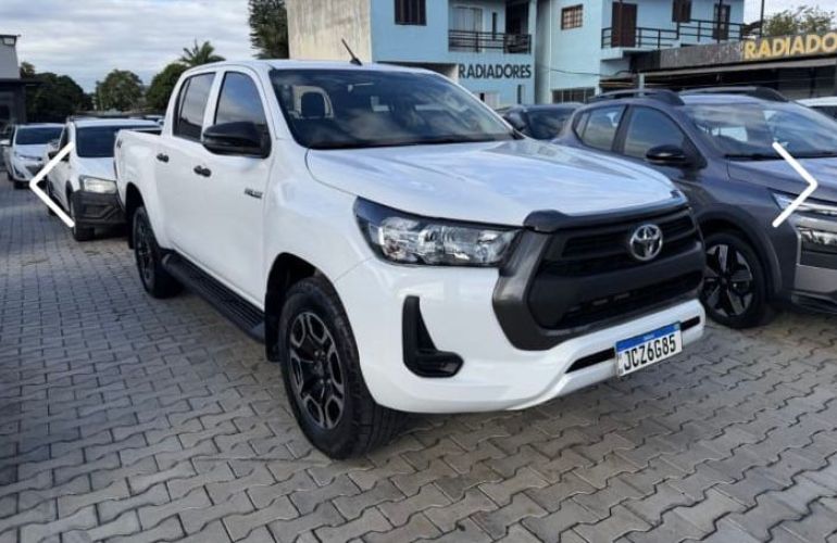 Toyota Hilux 2.8 TDI CD STD Power Pack 4x4 4wd (Aut) - Foto #2