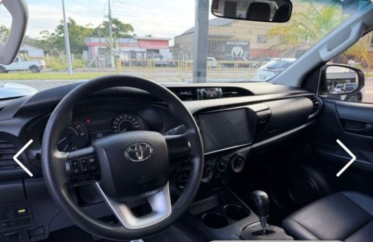 Toyota Hilux 2.8 TDI CD STD Power Pack 4x4 4wd (Aut) - Foto #3