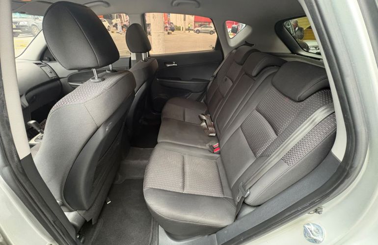 Hyundai I30 2.0 MPFi GLS 16v - Foto #8