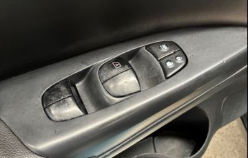 Nissan Sentra 2.0 SV 16v - Foto #8
