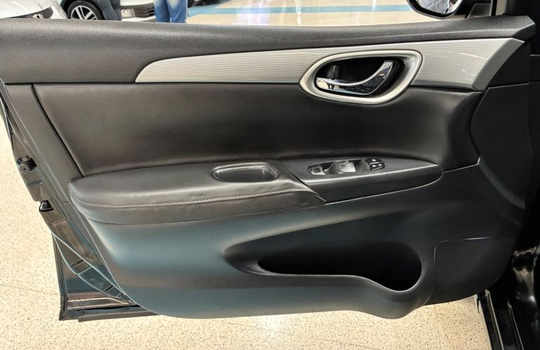 Nissan Sentra 2.0 SV 16v - Foto #9