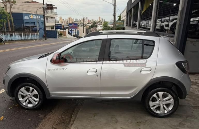 Renault Sandero 1.6 Stepway 8v - Foto #5