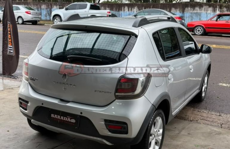 Renault Sandero 1.6 Stepway 8v - Foto #6