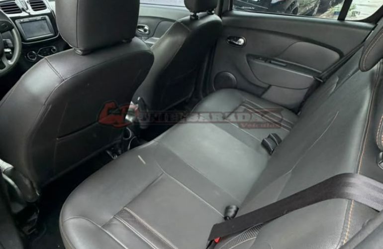 Renault Sandero 1.6 Stepway 8v - Foto #8