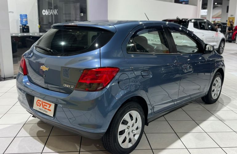 Chevrolet Onix 1.4 MPFi LT 8v - Foto #7