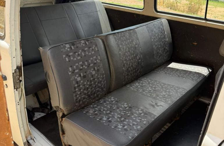 Volkswagen Kombi Standard 1.4 (Flex) - Foto #6