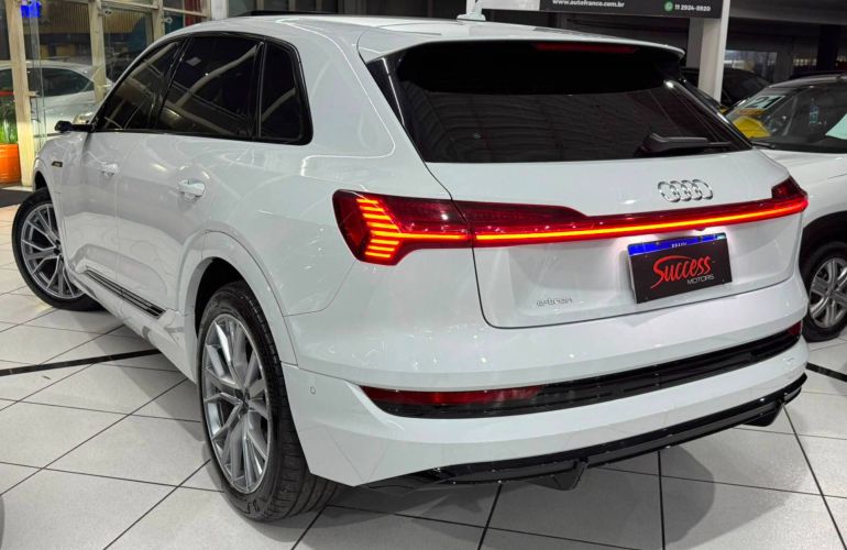 Audi E-tron Sportback S Quattro - Foto #4