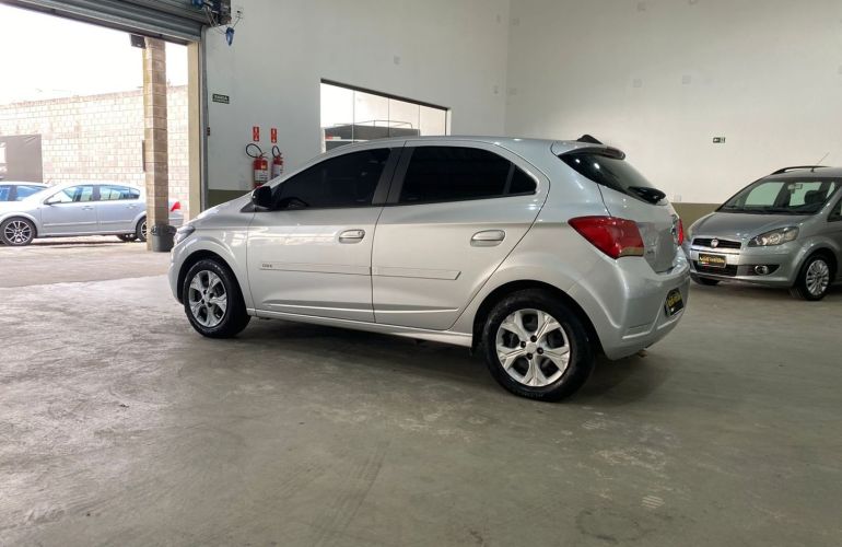 Chevrolet Onix 1.0 Flex Manual - Foto #3