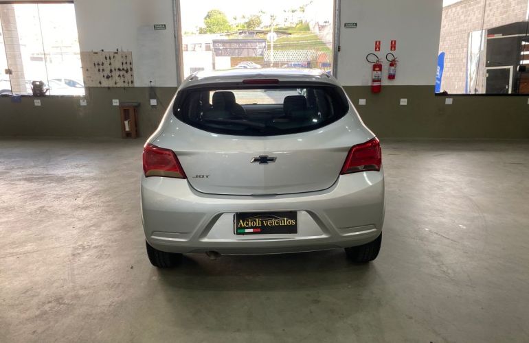 Chevrolet Onix 1.0 Flex Manual - Foto #4