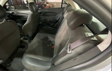 Chevrolet Onix 1.0 Flex Manual - Foto #9