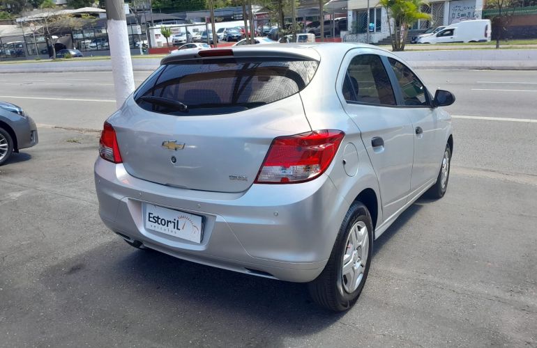 Chevrolet Onix 1.0 MPFi LS 8v - Foto #4