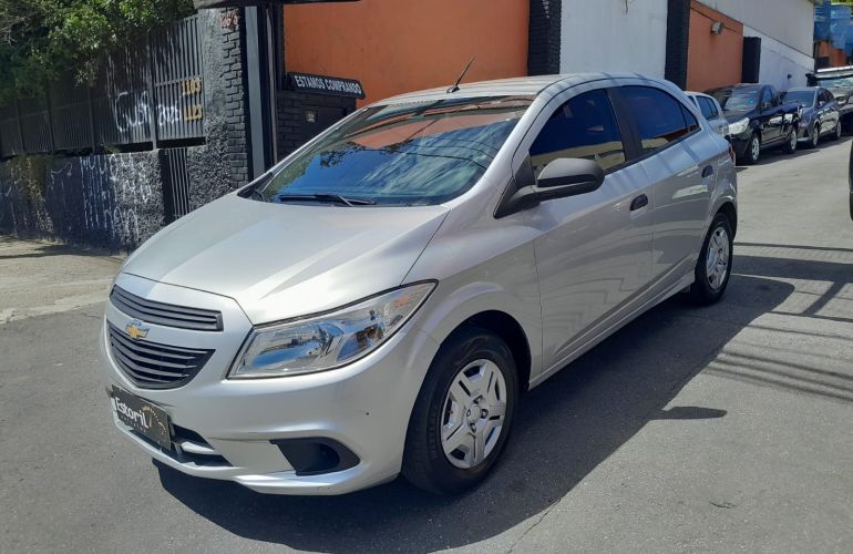 Chevrolet Onix 1.0 MPFi LS 8v - Foto #9