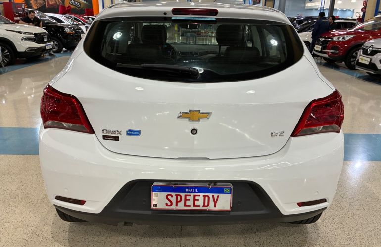 Chevrolet Onix 1.4 MPFi LTZ 8v - Foto #8