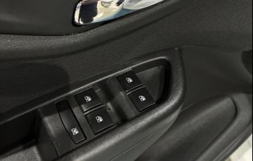 Chevrolet Onix 1.4 MPFi LTZ 8v - Foto #10
