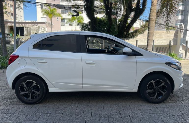 Chevrolet Onix 1.4 MPFi LT 8v - Foto #4