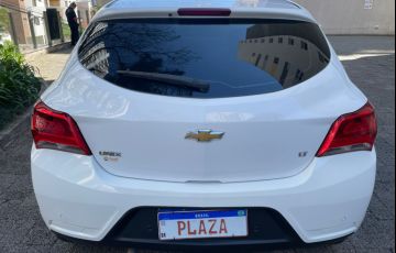 Chevrolet Onix 1.4 MPFi LT 8v - Foto #6