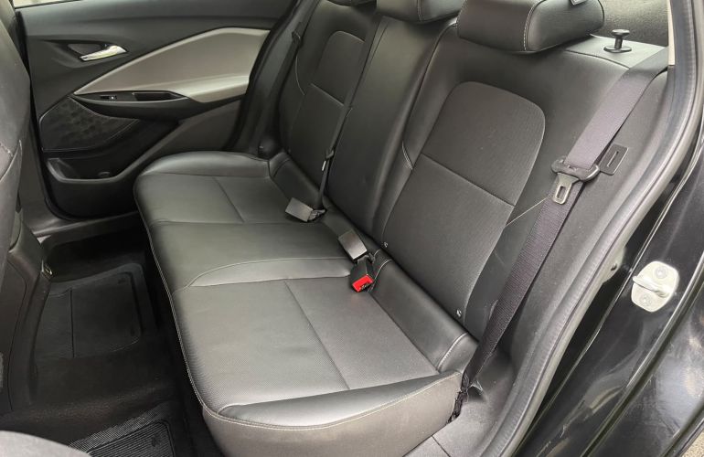 Chevrolet Onix 1.0 Turbo Plus Premier - Foto #10