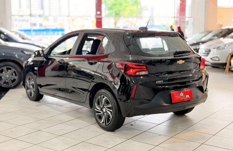 Chevrolet Onix 1.0 LT - Foto #4