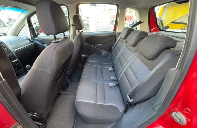 Fiat Idea 1.4 MPi Attractive 8v - Foto #8
