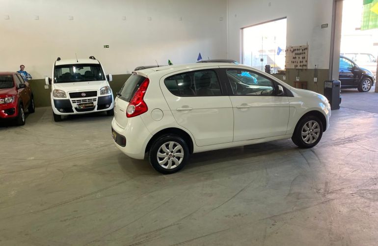 Fiat Palio 1.0 MPi Attractive 8V Flex 4p Manual - Foto #2