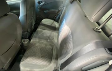 Fiat Palio 1.0 MPi Attractive 8V Flex 4p Manual - Foto #9