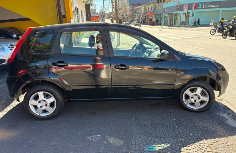 Ford Fiesta 1.0 MPi Hatch 8v - Foto #5