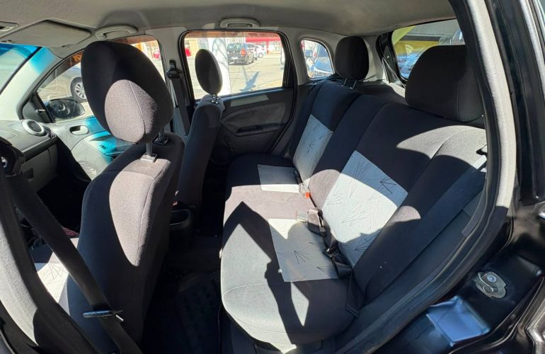 Ford Fiesta 1.0 MPi Hatch 8v - Foto #8