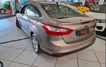 Ford Focus 2.0 S Sedan 16V Auto - Foto #4