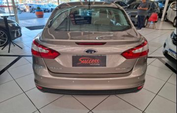 Ford Focus 2.0 S Sedan 16V Auto - Foto #6