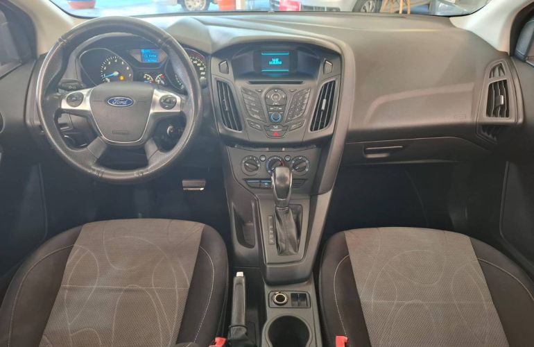 Ford Focus 2.0 S Sedan 16V Auto - Foto #9