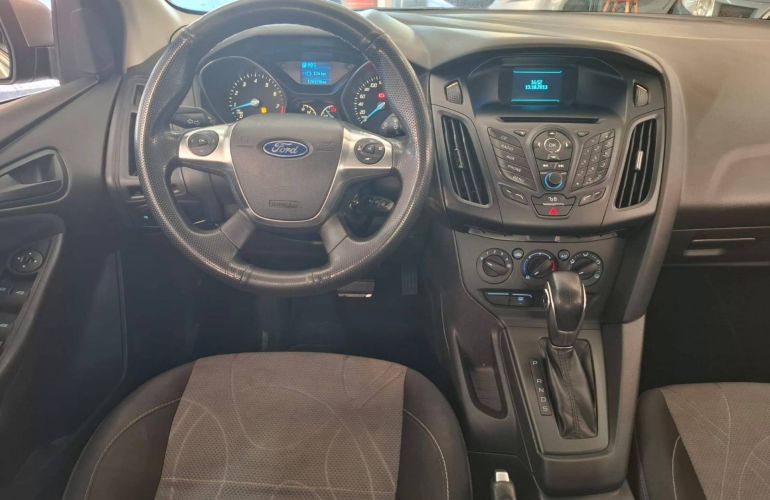 Ford Focus 2.0 S Sedan 16V Auto - Foto #10