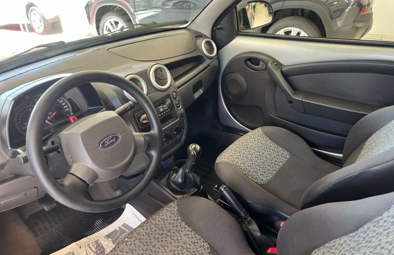 Ford Ka 1.0 MPi 8v - Foto #5