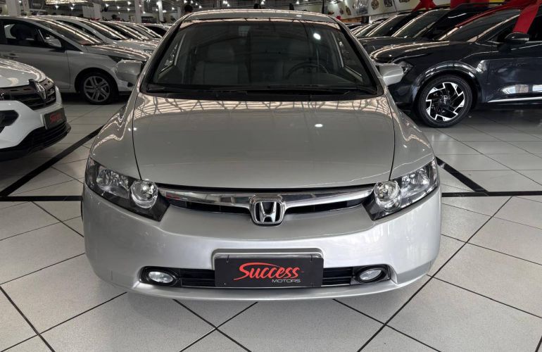 Honda Civic 1.8 LXS 16v - Foto #3