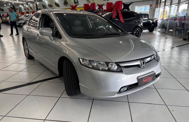 Honda Civic 1.8 LXS 16v - Foto #4