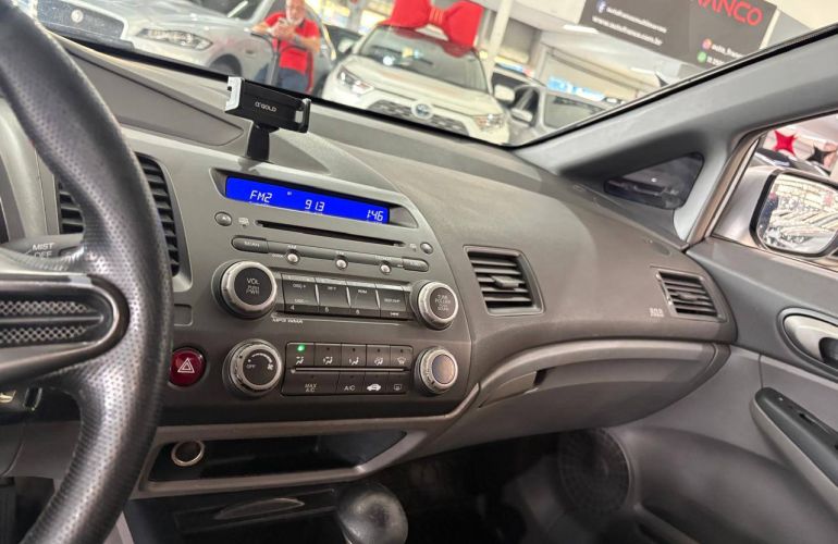 Honda Civic 1.8 LXS 16v - Foto #9