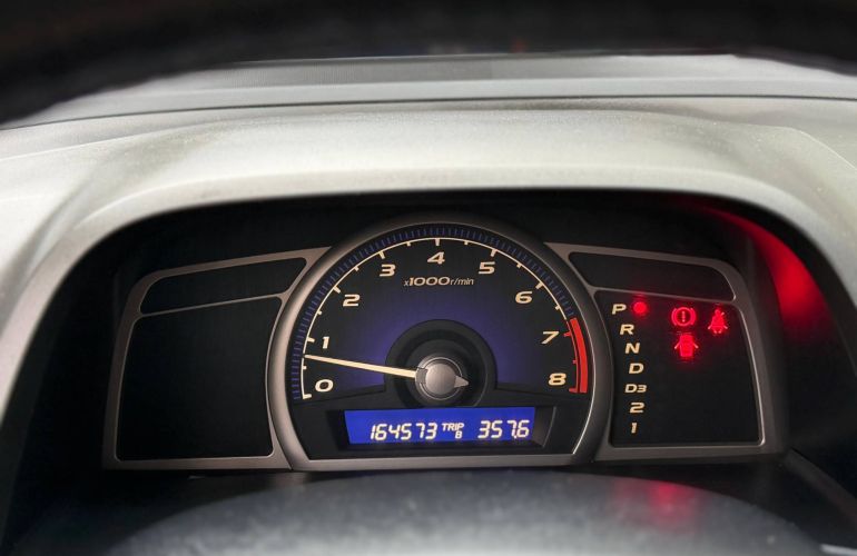 Honda Civic 1.8 LXS 16v - Foto #4