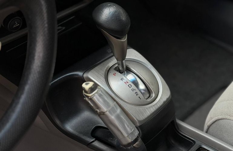 Honda Civic 1.8 LXS 16v - Foto #5